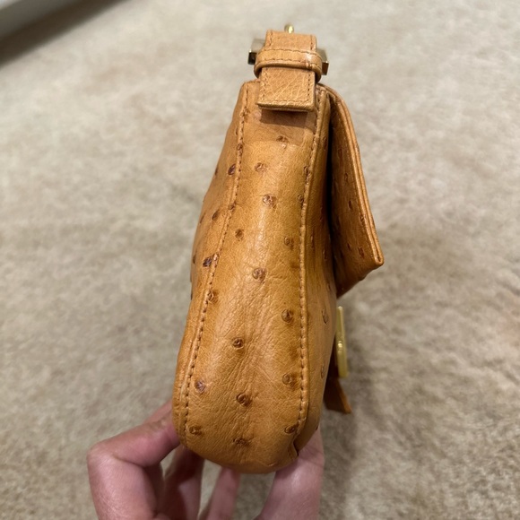 SOLD Fendi Baguette Ostrich Brown - Picture 10 of 17